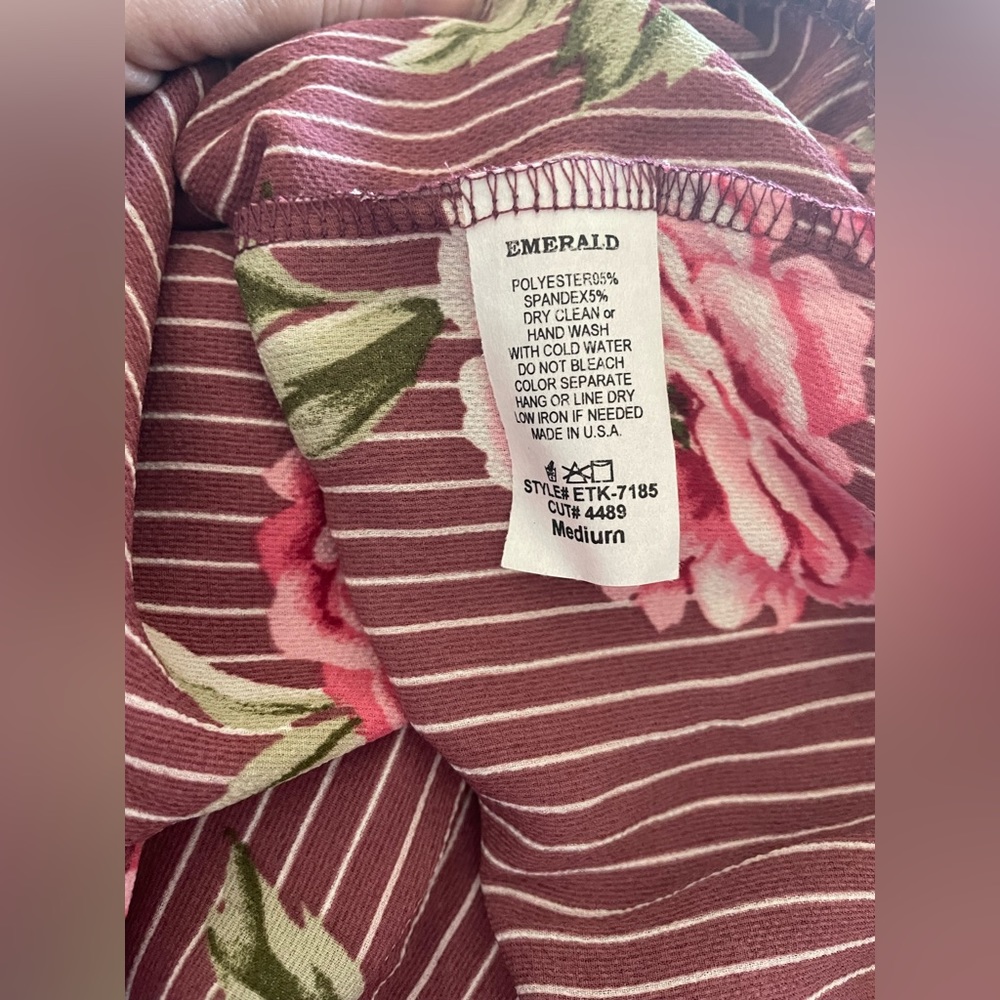 Emerald Rose Print Top - Picture 8 of 10